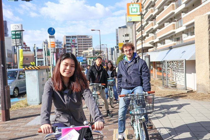 5-Hour Osaka Bike Tour to the Neighborhood of Osaka Castle - What the guide setup feels like in practice
