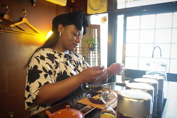 Discover Japanese Tea Blending Techniques in Osaka - Brewing five Japanese teas: sencha, wakocha, oolong, hojicha, matcha