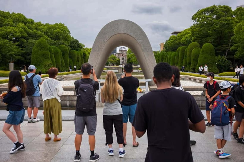 From Osaka: Hiroshima and Miyajima Day Trip by Bullet Train - Shinkansen Comfort: The Fast Start That Sets the Mood