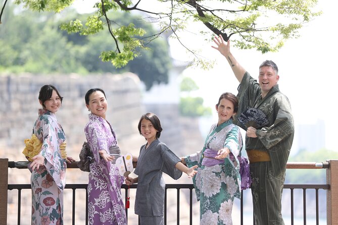 Kimono Rental Photoshoot Experience in Osaka - Trying the role of photographer with a professional camera