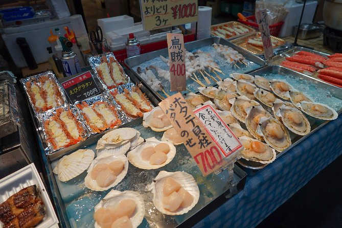 Kuromon Market Food Walking Tour in Osaka (6 stops, 6 tastes) - Kuromon Market: Your 6 Tastes in Osaka’s Snack Maze