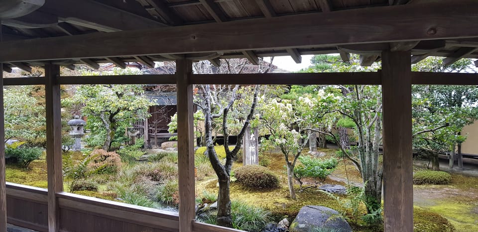 Kyoto: Immersive Arashiyama & Fushimi Inari by Private Car - Private guide quality: why names like Lito, Hugo, and Thomas matter