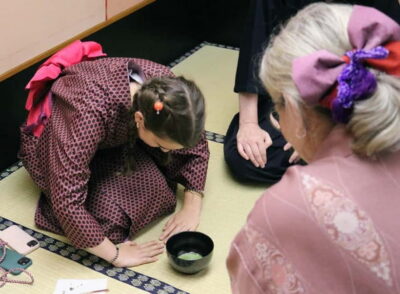 Learn Zen in a class of making Matcha tea near Osaka Castle - Your costume switch: hakama-dressed samurai or kimono Yamato Nadeshiko
