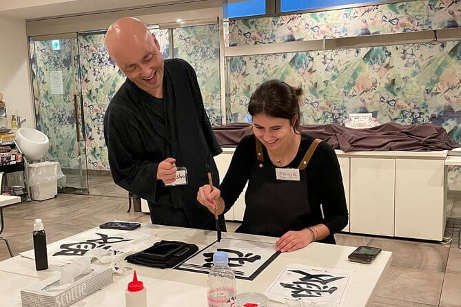 Meet Osaka locals and Japanese speaking experience at Pub Umeda - The conversation system: topic cards, rotations, and the 15-minute English break