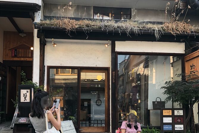 Nostalgic Osaka walk, totally different from Dotonbori - Walking Rules in Karahori: Hills, Lanes, and Resident Etiquette