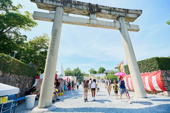 Osaka Castle Walking Tour and Castle Tower Admission - The Largest Stone Detail: The Castle Fact You’ll Keep Thinking About