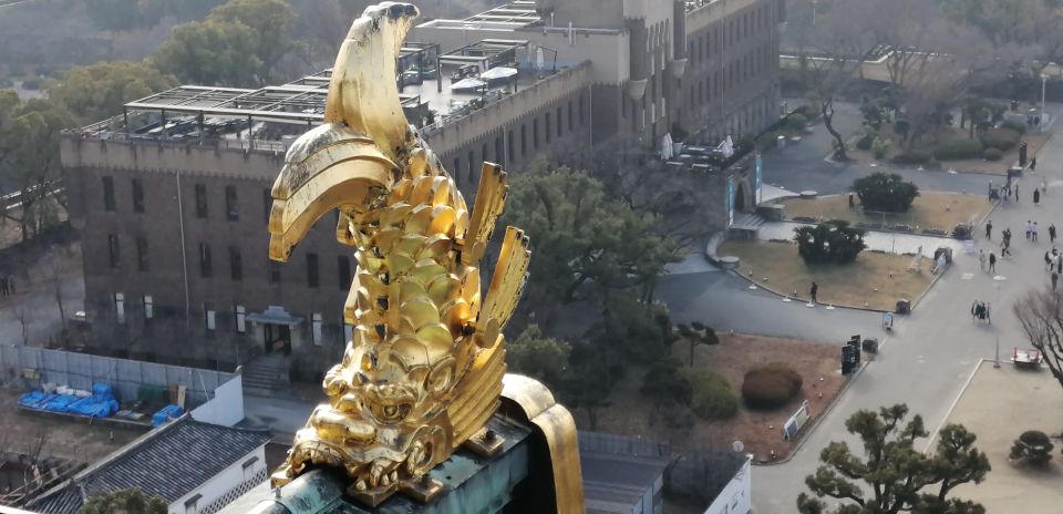 Osaka: Five Must-See Highlights Walking Tour & Ramen Lunch - Osaka Castle Museum: City Views and Sengoku-Era Context