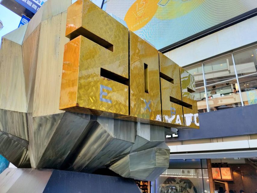 Osaka: Half-day Ultimate Highlights Guided Walking Tour - Kuromon Ichiba Market: Osaka’s Kitchen and what to expect on the ground