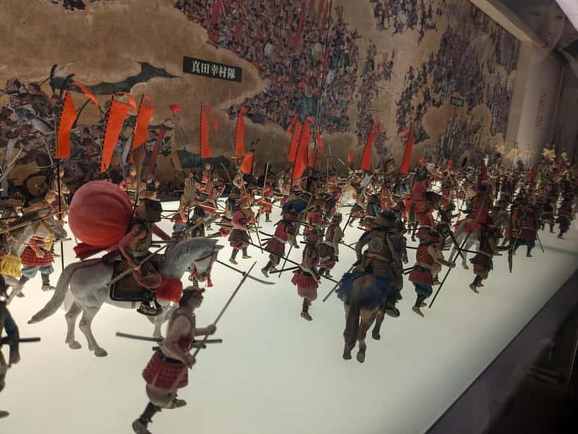 Osaka: Osaka Castle Guided Tour with Local Guide - Small Group Size: The Real Value of Up to 5 People