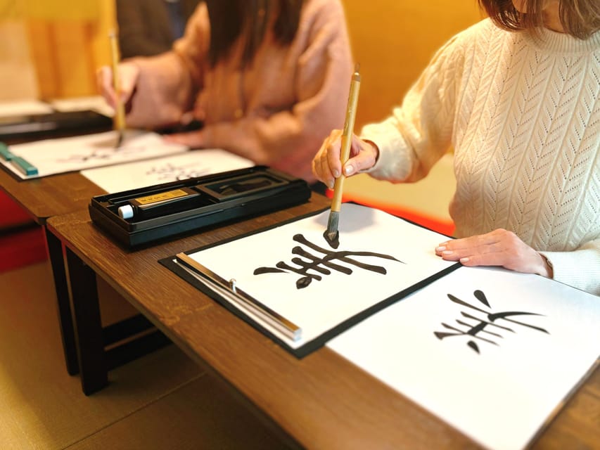 Osaka: Private Japanese Calligraphy Experience - The 90-minute flow: from theme choice to brush-stroke basics
