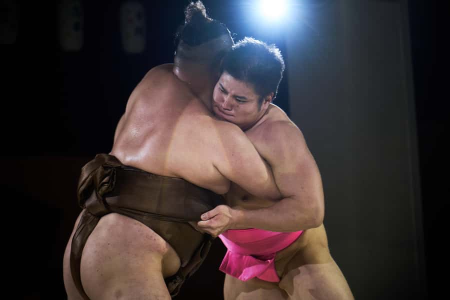 Osaka: Sumo Show & Experience w/ Optional Kimono & Hot Pot - Osaka Sumo at Sumo restaurant Ochiizumibeya: what the evening feels like