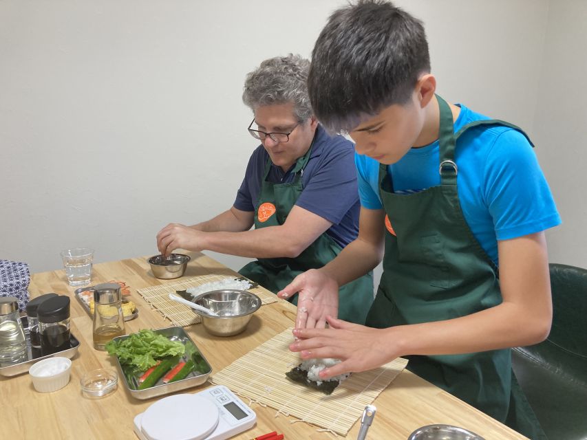 Osaka: Sushi Class in Dotonbori - Salad Roll: The Crunchy Nori Roll With a Tamagoyaki Core