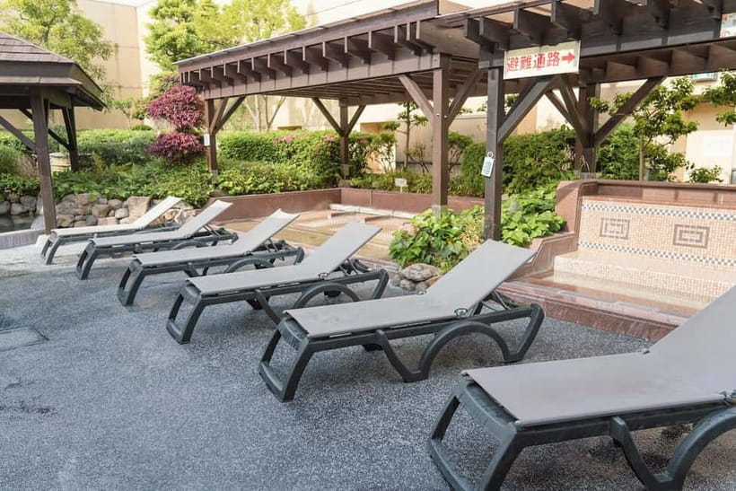 Osaka: Tennen Onsen Naniwa-no-Yu, the famous hot spring spa - Rules with real-life consequences: shoes, tattoos, kids, and kids’ time limits