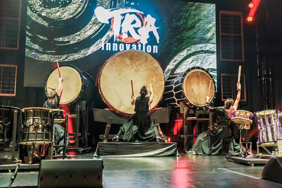 Osaka: UTAGE Japanese Taiko Live Show - Photos, meet-and-photo time, and the downstairs picture spot