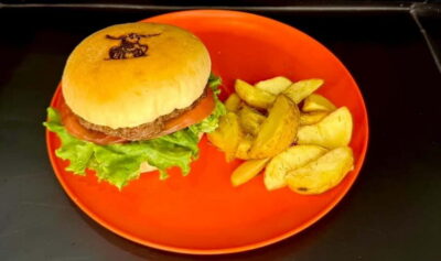 Osaka:SUMO BEATS SHOWCASE: Taiko Drum and Wagyu burger! - The show format: a serious-sumo feel with live taiko and friends