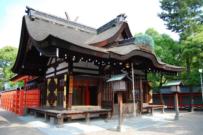 Private Car Full Day Tour of Osaka Temples, Gardens and Kofun Tombs - Osaka Castle grounds: the best part is outside