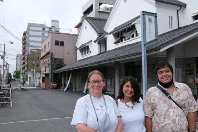 Sakai - Knife Factory and Craft Walking Tour - Stop 1: 八百源来弘堂本店 and cinnamon mochi with a real origin story